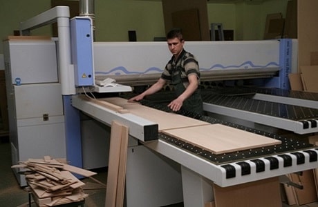 Manufacture of furniture from chipboard